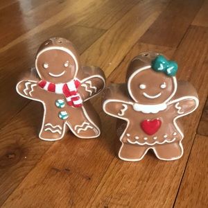 St. Nicholas Square Salt & Pepper Shakers